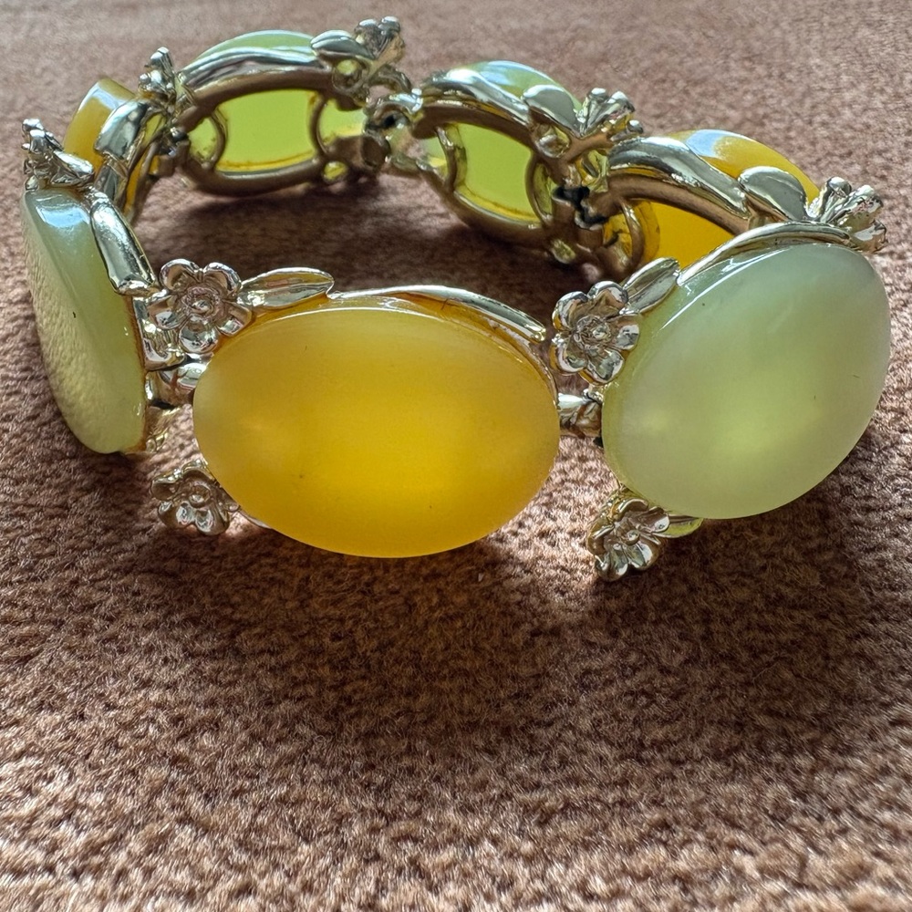 Chic Two-Tone Bracelet with Silver Accents